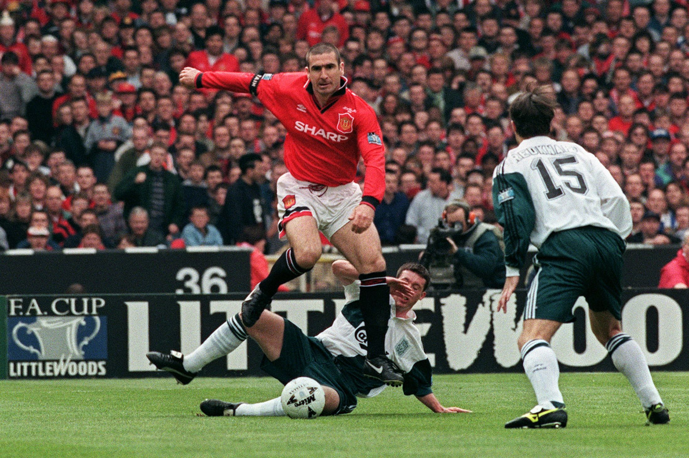 Eric Cantona Manchester United juega