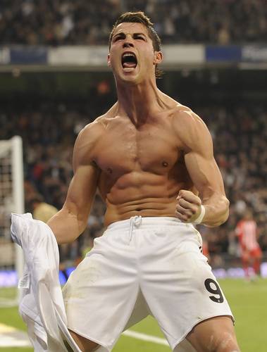 Cristiano-Ronaldo-abdominales