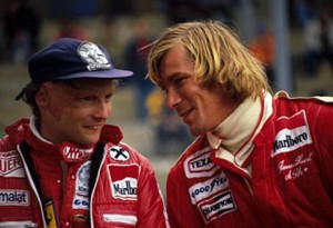 Il mondo della Formula Uno degli anni ?70 rivive nel trailer di Rush, il nuovo film diretto da Ron Howard e scritto dal premio Oscar Peter Morgan. Protagonista di questa pellicola Chris ?Thor? Hemsworth, che interpreta il pilota della Ferrari James Hunt, Daniel Bruel, che interpreta Niki Lauda. ANSA/blog.screenweek.it +++NO SALES - EDITORIAL USE ONLY+++