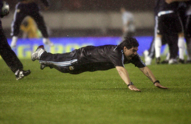 Maradona festejo vs Peru 2009